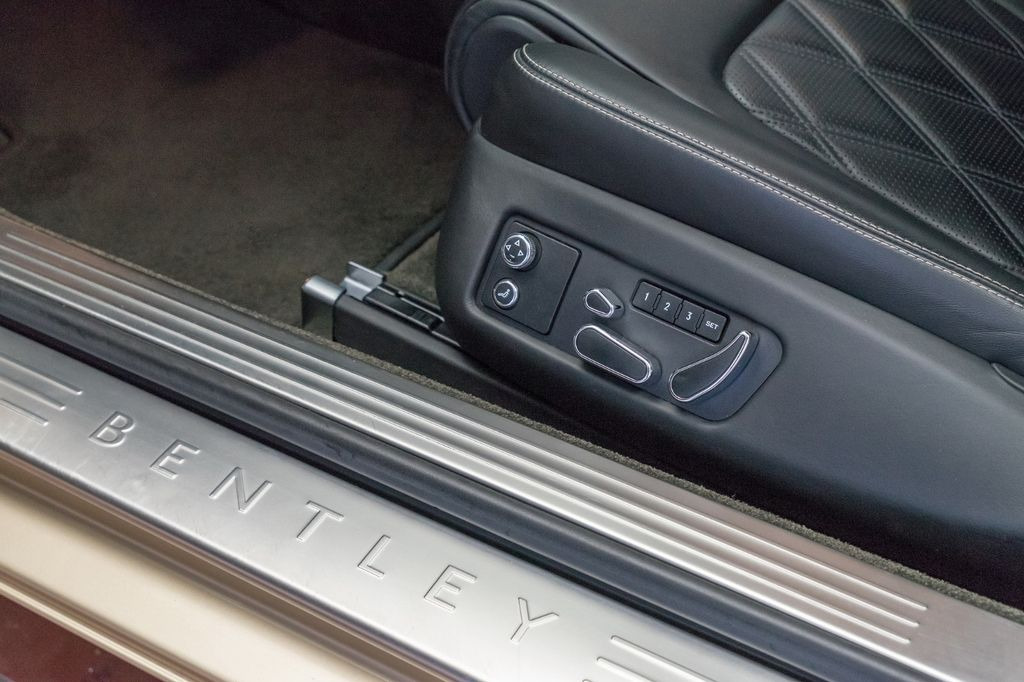 מכונית Bentley Continental GT 4.0 V8 4WD/Kamera/21 Zoll/LED: תמונה 11