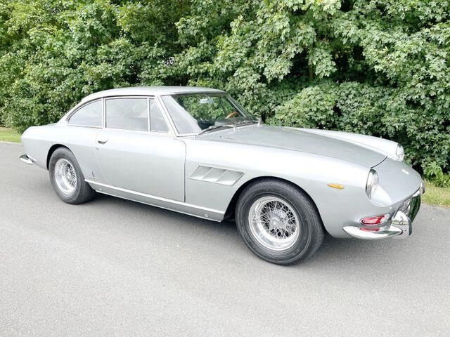 Ferrari 330 GT Coupe 2+2/TÜV neu/H-Zulassung - רכב קופה: תמונה 2 Ferrari 330 GT Coupe 2+2/TÜV neu/H-Zulassung - רכב קופה: תמונה 2