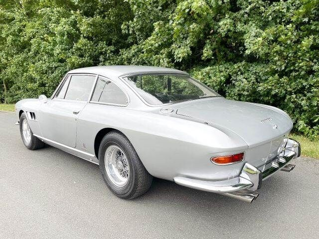 Ferrari 330 GT Coupe 2+2/TÜV neu/H-Zulassung - רכב קופה: תמונה 5 Ferrari 330 GT Coupe 2+2/TÜV neu/H-Zulassung - רכב קופה: תמונה 5