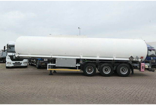Kässbohrer STH 34/10-24/Tank 34.000 ltr./Unterbefüll./Pumpe - סמיטריילר מכל: תמונה 2 Kässbohrer STH 34/10-24/Tank 34.000 ltr./Unterbefüll./Pumpe - סמיטריילר מכל: תמונה 2