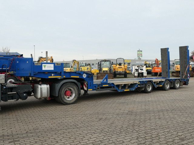 Langendorf SATUE 30/31, Radmulden, Hydr. Rampen, Gelenkt - סמיטריילר עם מטען נמוך: תמונה 3 Langendorf SATUE 30/31, Radmulden, Hydr. Rampen, Gelenkt - סמיטריילר עם מטען נמוך: תמונה 3