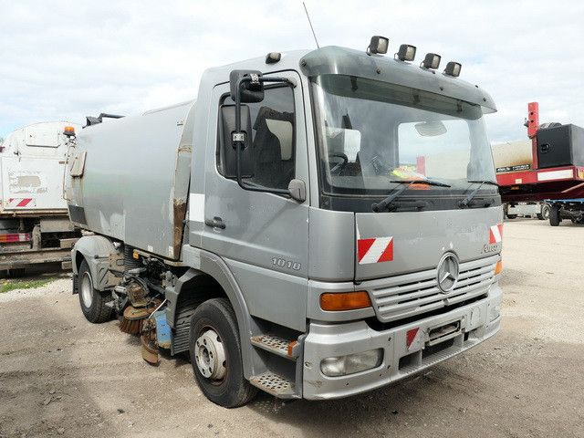 Mercedes-Benz 1018 KO atego 4x2, Bucher-Schörling, Klima - מטאטא כבישים: תמונה 3 Mercedes-Benz 1018 KO atego 4x2, Bucher-Schörling, Klima - מטאטא כבישים: תמונה 3
