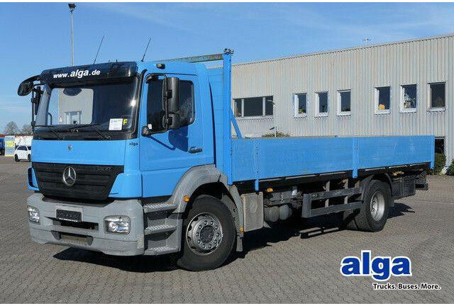 Mercedes-Benz 1824 L Axor 4x2, 3. Sitz, AHK, Gerüstbau, Klima - משאית צד נופל/ שטוחה: תמונה 1 Mercedes-Benz 1824 L Axor 4x2, 3. Sitz, AHK, Gerüstbau, Klima - משאית צד נופל/ שטוחה: תמונה 1
