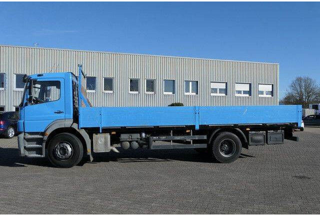 Mercedes-Benz 1824 L Axor 4x2, 3. Sitz, AHK, Gerüstbau, Klima - משאית צד נופל/ שטוחה: תמונה 2 Mercedes-Benz 1824 L Axor 4x2, 3. Sitz, AHK, Gerüstbau, Klima - משאית צד נופל/ שטוחה: תמונה 2