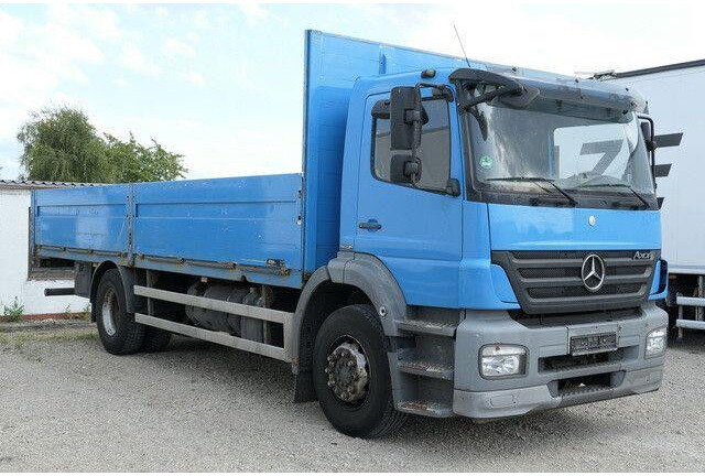 Mercedes-Benz 1833 L Axor 4x2, 7.200mm lang, AHK, Gerüst,Klima - משאית צד נופל/ שטוחה: תמונה 2 Mercedes-Benz 1833 L Axor 4x2, 7.200mm lang, AHK, Gerüst,Klima - משאית צד נופל/ שטוחה: תמונה 2