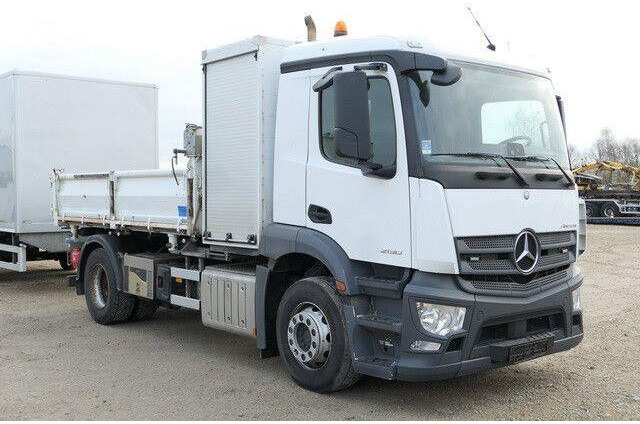 Mercedes-Benz 2030 L Antos 4x2, Kran,Generator,Plane,Hydraulik - מזהיר: תמונה 4 Mercedes-Benz 2030 L Antos 4x2, Kran,Generator,Plane,Hydraulik - מזהיר: תמונה 4