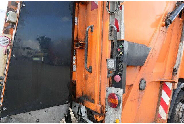 Mercedes-Benz 2532 L Actros 6x2, Faun, Zöller, 24m³, MP3, AC - משאית אשפה: תמונה 5 Mercedes-Benz 2532 L Actros 6x2, Faun, Zöller, 24m³, MP3, AC - משאית אשפה: תמונה 5