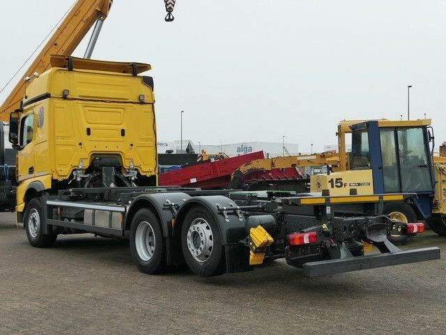 Mercedes-Benz 2546 L 6x2, MP4, 2x Schlafliege, Bullfänger, AC - משאית עם שלדת תא: תמונה 4 Mercedes-Benz 2546 L 6x2, MP4, 2x Schlafliege, Bullfänger, AC - משאית עם שלדת תא: תמונה 4