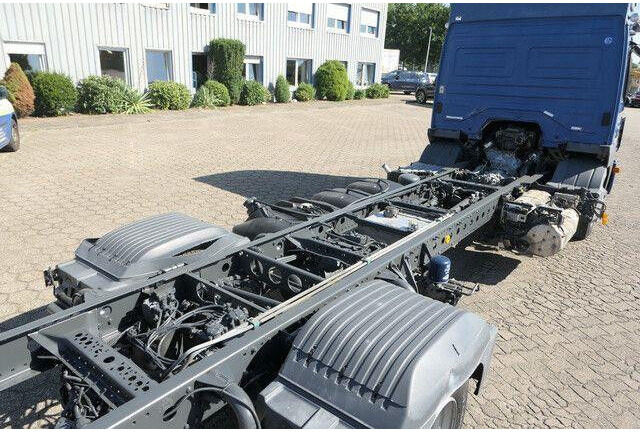 Mercedes-Benz 918 L Atego 4x2, Nebenantrieb, Standklima - משאית עם שלדת תא: תמונה 4 Mercedes-Benz 918 L Atego 4x2, Nebenantrieb, Standklima - משאית עם שלדת תא: תמונה 4