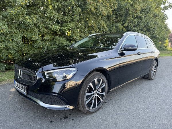 Mercedes-Benz E 300 de/AHK/Scheckheft/Winterräder - רכב סטיישן: תמונה 1 Mercedes-Benz E 300 de/AHK/Scheckheft/Winterräder - רכב סטיישן: תמונה 1