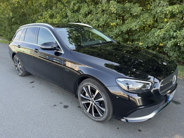 Mercedes-Benz E 300 de/AHK/Scheckheft/Winterräder - רכב סטיישן: תמונה 3 Mercedes-Benz E 300 de/AHK/Scheckheft/Winterräder - רכב סטיישן: תמונה 3