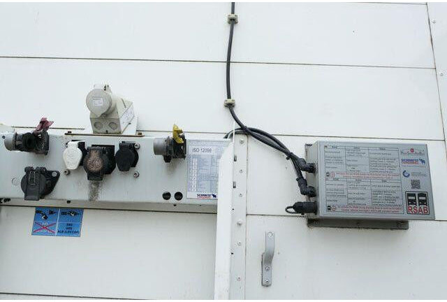 Schmitz Cargobull SCS 18/L-13.62 EB,2-Achser,LBW 2.0to.,Alu-Felgen - סמיטריילר עם וילונות צד: תמונה 3 Schmitz Cargobull SCS 18/L-13.62 EB,2-Achser,LBW 2.0to.,Alu-Felgen - סמיטריילר עם וילונות צד: תמונה 3