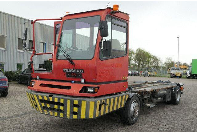 Terberg BC 182, Wechselbrücken, Sattelkupplung - משאית עם שלדת תא: תמונה 4 Terberg BC 182, Wechselbrücken, Sattelkupplung - משאית עם שלדת תא: תמונה 4