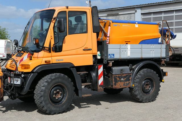 Unimog U 300 4x4, Schmidt, Streuer, Schild, Klima,27tkm - כלי רכב מסחרי: תמונה 2 Unimog U 300 4x4, Schmidt, Streuer, Schild, Klima,27tkm - כלי רכב מסחרי: תמונה 2