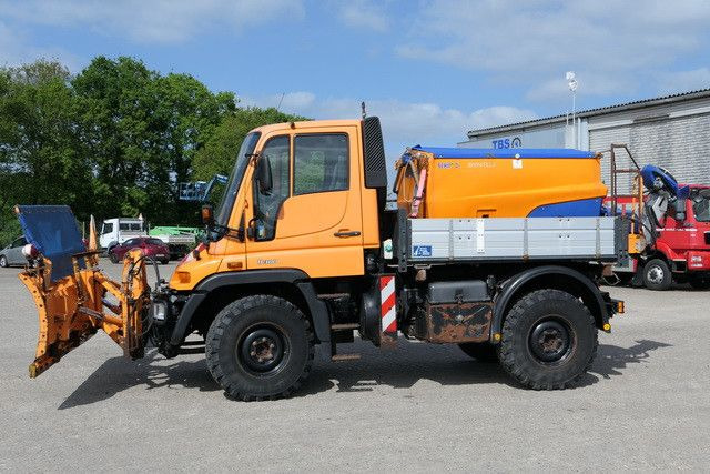 Unimog U 300 4x4, Schmidt, Streuer, Schild, Klima,27tkm - כלי רכב מסחרי: תמונה 3 Unimog U 300 4x4, Schmidt, Streuer, Schild, Klima,27tkm - כלי רכב מסחרי: תמונה 3