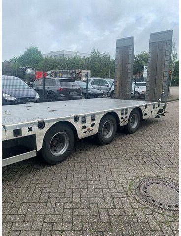 Vega 3-Achser, Hydr. Rampen, Verzinkt, Gelenkt - סמיטריילר עם מטען נמוך: תמונה 3 Vega 3-Achser, Hydr. Rampen, Verzinkt, Gelenkt - סמיטריילר עם מטען נמוך: תמונה 3