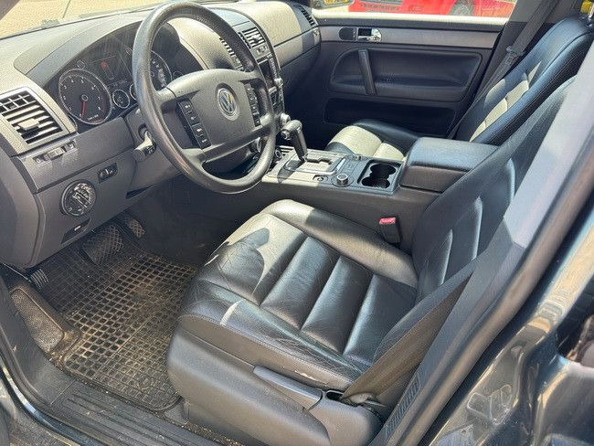 SUV Volkswagen Touareg 3.2 V6/  GETRIEBESCHADEN   /Motor läuft!: תמונה 6