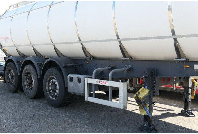 ZORZI 38 S ET, Isoliert, 32m³, 4 Kammern, BPW - סמיטריילר מכל: תמונה 2 ZORZI 38 S ET, Isoliert, 32m³, 4 Kammern, BPW - סמיטריילר מכל: תמונה 2