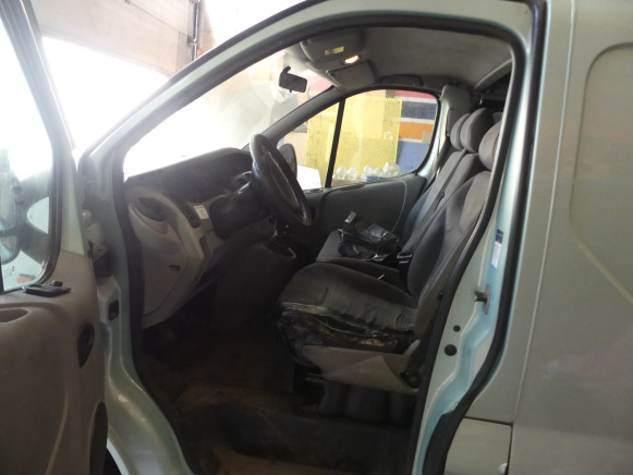 Camionnette Renault TRAFFIC (2003-411.053 km-VIN:VF1FLACA63V180319) - מכונית: תמונה 5 Camionnette Renault TRAFFIC (2003-411.053 km-VIN:VF1FLACA63V180319) - מכונית: תמונה 5