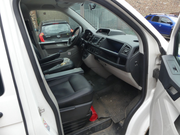 Camionnette, combi de police Volkswagen (2019-243.344 km) - מכונית: תמונה 5 Camionnette, combi de police Volkswagen (2019-243.344 km) - מכונית: תמונה 5