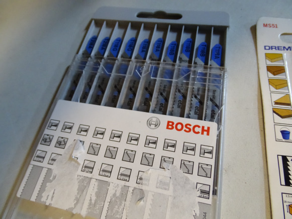 Coffret de 10 lames basic métal BOSCH T18A, T18B, T18G, Divers - ציוד בנייה: תמונה 3 Coffret de 10 lames basic métal BOSCH T18A, T18B, T18G, Divers - ציוד בנייה: תמונה 3