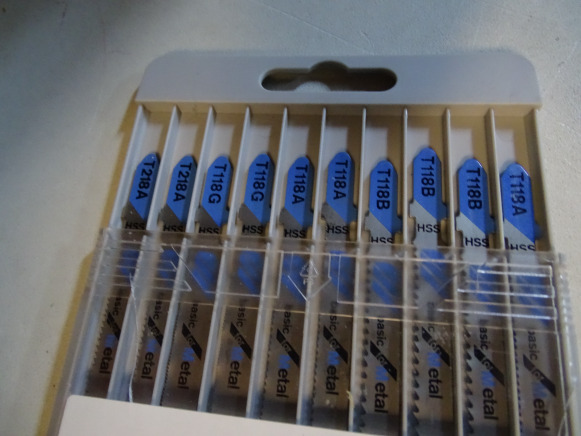 Coffret de 10 lames basic métal BOSCH T18A, T18B, T18G, Divers - ציוד בנייה: תמונה 2 Coffret de 10 lames basic métal BOSCH T18A, T18B, T18G, Divers - ציוד בנייה: תמונה 2
