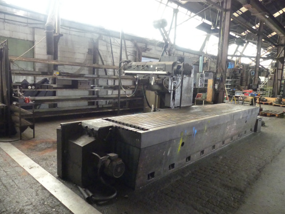 Fraiseuse universelle CNC 3 axes Huron RU 881 - מכונת כרסום: תמונה 2 Fraiseuse universelle CNC 3 axes Huron RU 881 - מכונת כרסום: תמונה 2