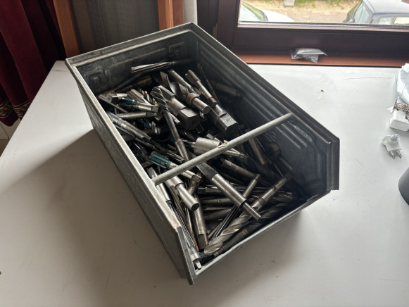 Lot industriel : fraisage, taraudage, perçage – ±100 pièces - מכונת כרסום: תמונה 1 Lot industriel : fraisage, taraudage, perçage – ±100 pièces - מכונת כרסום: תמונה 1