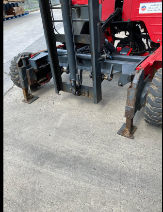 Moffett M8 30.4 - מעמיס צד: תמונה 4 Moffett M8 30.4 - מעמיס צד: תמונה 4