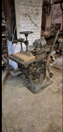 Mortaiseuse à mèche CH DEBELDER – machine ancienne motorisée, robuste - מכונת עיבוד עץ: תמונה 1 Mortaiseuse à mèche CH DEBELDER – machine ancienne motorisée, robuste - מכונת עיבוד עץ: תמונה 1