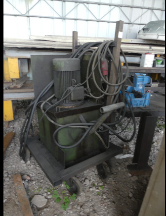 Pompe hydraulique - מכונת עיבוד מתכת: תמונה 1 Pompe hydraulique - מכונת עיבוד מתכת: תמונה 1