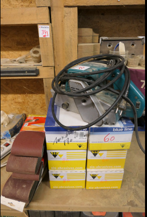 Ponceuse à bande Makita 9402 - מכונת עיבוד עץ: תמונה 1 Ponceuse à bande Makita 9402 - מכונת עיבוד עץ: תמונה 1