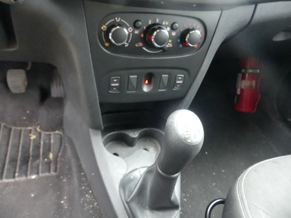 REF:19514 - Voiture Dacia Logan (2013-106.372 km) (VIN:UU14SDAG350005502) - מכונית: תמונה 5 REF:19514 - Voiture Dacia Logan (2013-106.372 km) (VIN:UU14SDAG350005502) - מכונית: תמונה 5