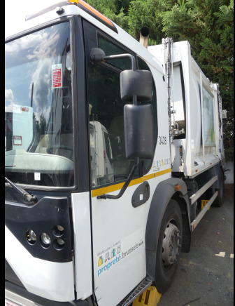REF:3438 - Camion poubelle (à reconditionner) Renault Access (2013-185.600 km) - משאית אשפה: תמונה 2 REF:3438 - Camion poubelle (à reconditionner) Renault Access (2013-185.600 km) - משאית אשפה: תמונה 2
