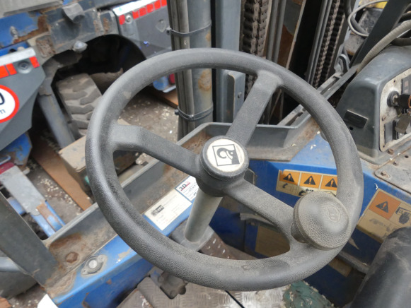 REF:6925 - Chariot élévateur Moffet M4 25.3 - מלגזה מותקנת על משאית: תמונה 4 REF:6925 - Chariot élévateur Moffet M4 25.3 - מלגזה מותקנת על משאית: תמונה 4