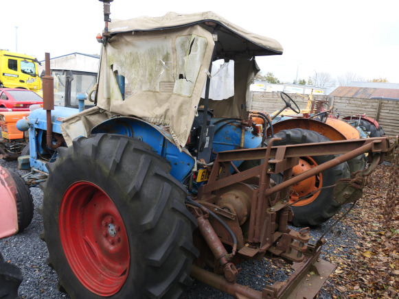 Tracteur agricole + treuil Ford Super Major - טרקטור חקלאי: תמונה 4 Tracteur agricole + treuil Ford Super Major - טרקטור חקלאי: תמונה 4