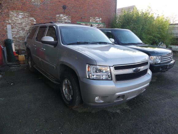 Voiture Chevrolet Suburban (2006-355.000 km) Numéro de châssis : 1GNFK16327J170092 - Kilométrage : 355000 - כלי רכב מסחרי קומבי: תמונה 2 Voiture Chevrolet Suburban (2006-355.000 km) Numéro de châssis : 1GNFK16327J170092 - Kilométrage : 355000 - כלי רכב מסחרי קומבי: תמונה 2