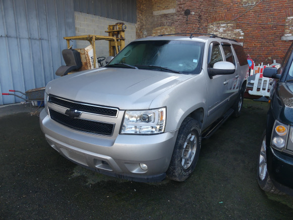 Voiture Chevrolet Suburban (2006-355.000 km) Numéro de châssis : 1GNFK16327J170092 - Kilométrage : 355000 - כלי רכב מסחרי קומבי: תמונה 1 Voiture Chevrolet Suburban (2006-355.000 km) Numéro de châssis : 1GNFK16327J170092 - Kilométrage : 355000 - כלי רכב מסחרי קומבי: תמונה 1