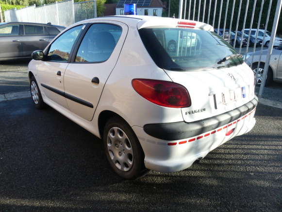 Voiture Peugeot 206 (2006-87.764 km) - מכונית: תמונה 4 Voiture Peugeot 206 (2006-87.764 km) - מכונית: תמונה 4