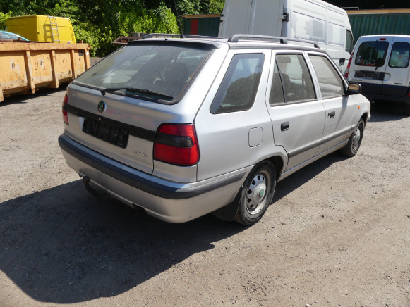 Voiture Skoda Felicia Station wagon (1999-134.345 km) - מכונית: תמונה 5 Voiture Skoda Felicia Station wagon (1999-134.345 km) - מכונית: תמונה 5