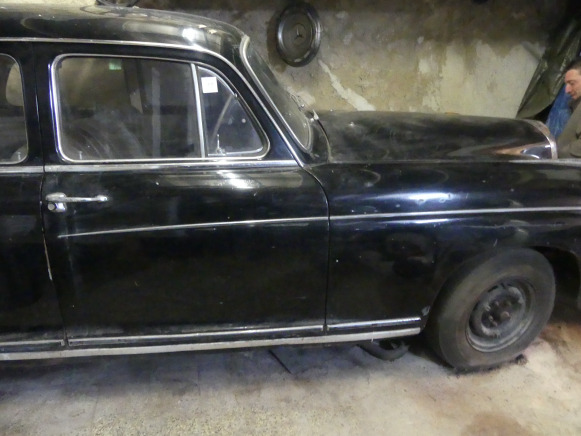 Voiture ancêtre Mercedes-Benz 220S Poton - מכונית: תמונה 3 Voiture ancêtre Mercedes-Benz 220S Poton - מכונית: תמונה 3