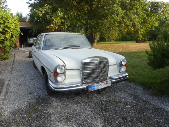 Voiture ancêtre Mercedes-Benz 280S (1972-72.399 km)( Vin: 10801610091315) - מכונית: תמונה 2 Voiture ancêtre Mercedes-Benz 280S (1972-72.399 km)( Vin: 10801610091315) - מכונית: תמונה 2