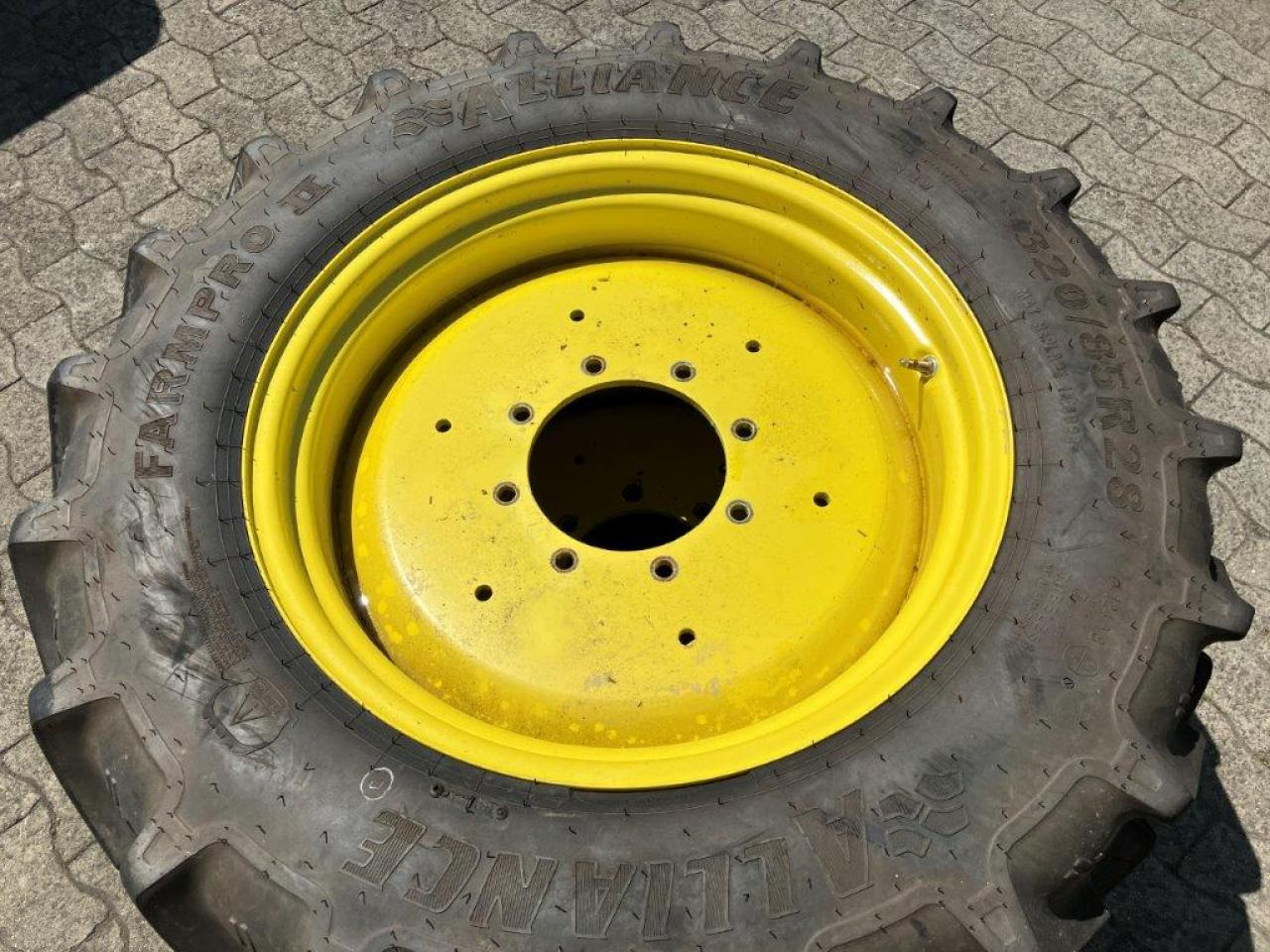 Alliance 320/85R28 - צמיג עבור מכונה חקלאית: תמונה 4 Alliance 320/85R28 - צמיג עבור מכונה חקלאית: תמונה 4