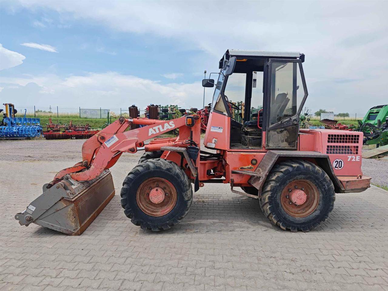 Atlas 72E - מעמיס גלגלים: תמונה 4 Atlas 72E - מעמיס גלגלים: תמונה 4