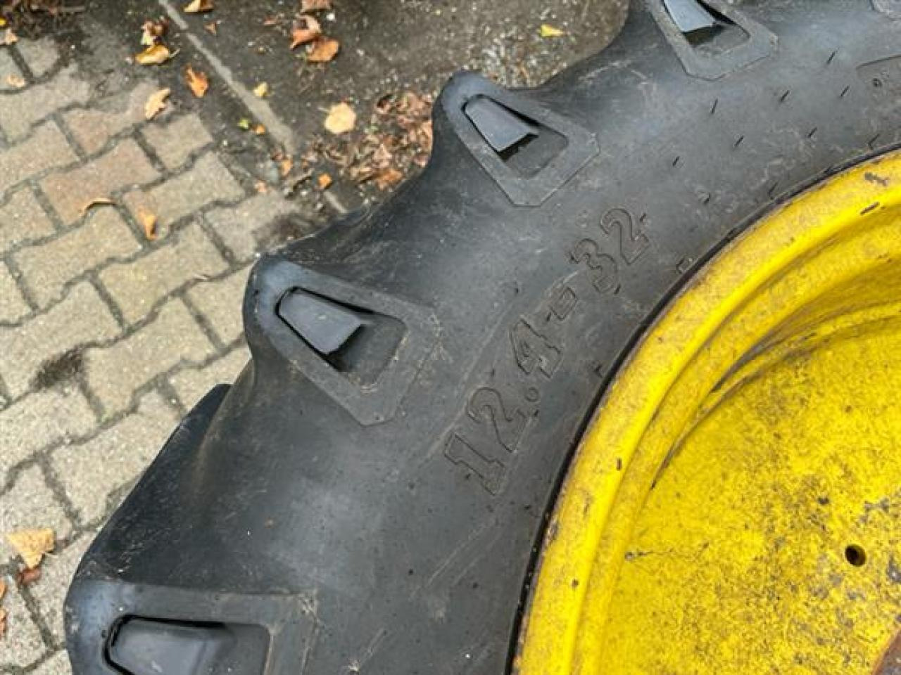 BKT 12.4-32 - צמיג עבור מכונה חקלאית: תמונה 3 BKT 12.4-32 - צמיג עבור מכונה חקלאית: תמונה 3