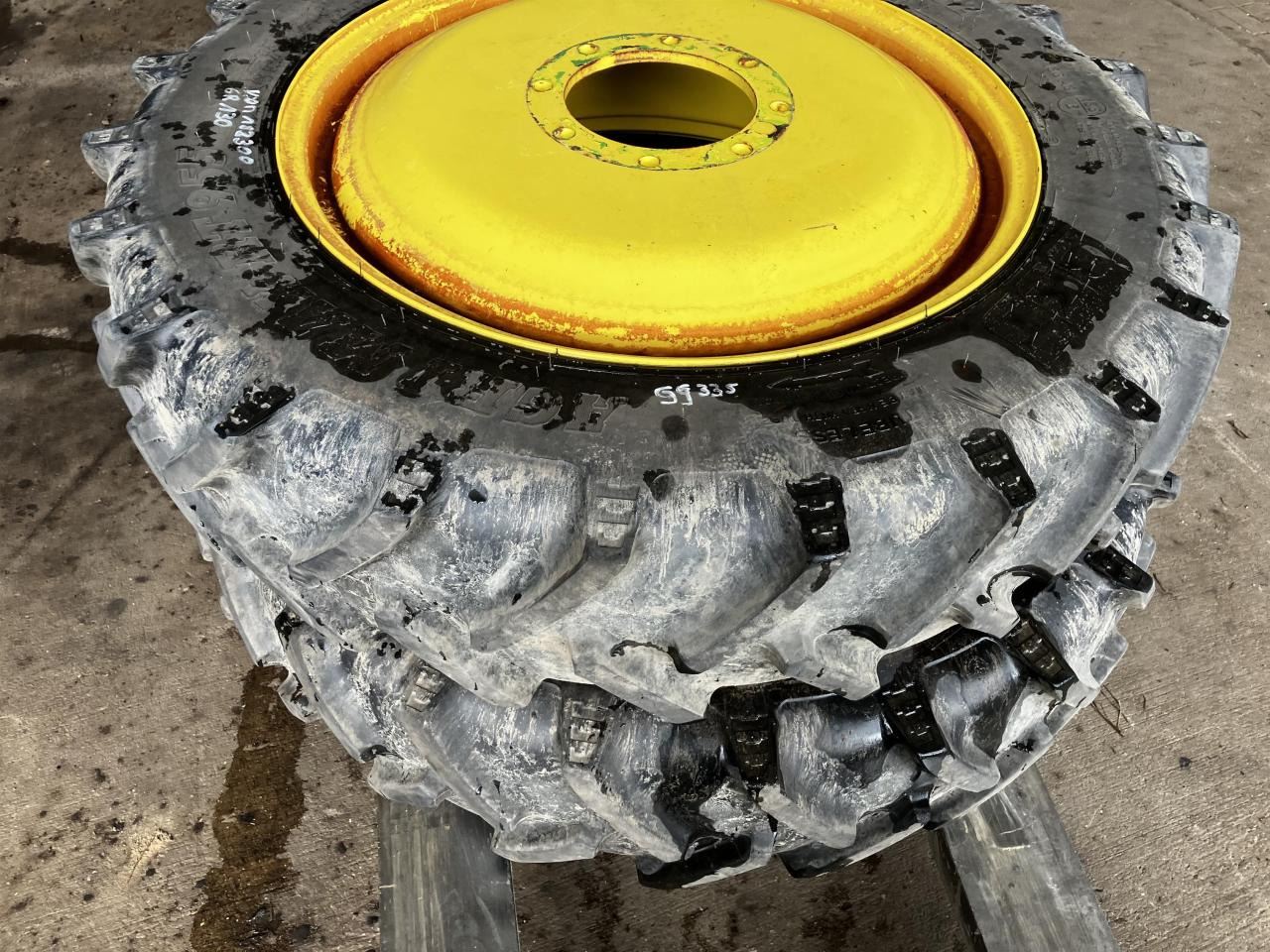 BKT 270/95R32 - צמיג עבור מכונה חקלאית: תמונה 4 BKT 270/95R32 - צמיג עבור מכונה חקלאית: תמונה 4