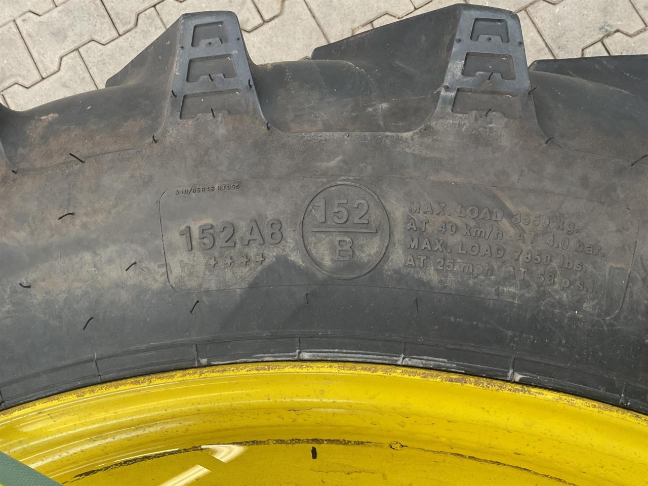 BKT 340/85R48 - צמיג עבור מכונה חקלאית: תמונה 3 BKT 340/85R48 - צמיג עבור מכונה חקלאית: תמונה 3