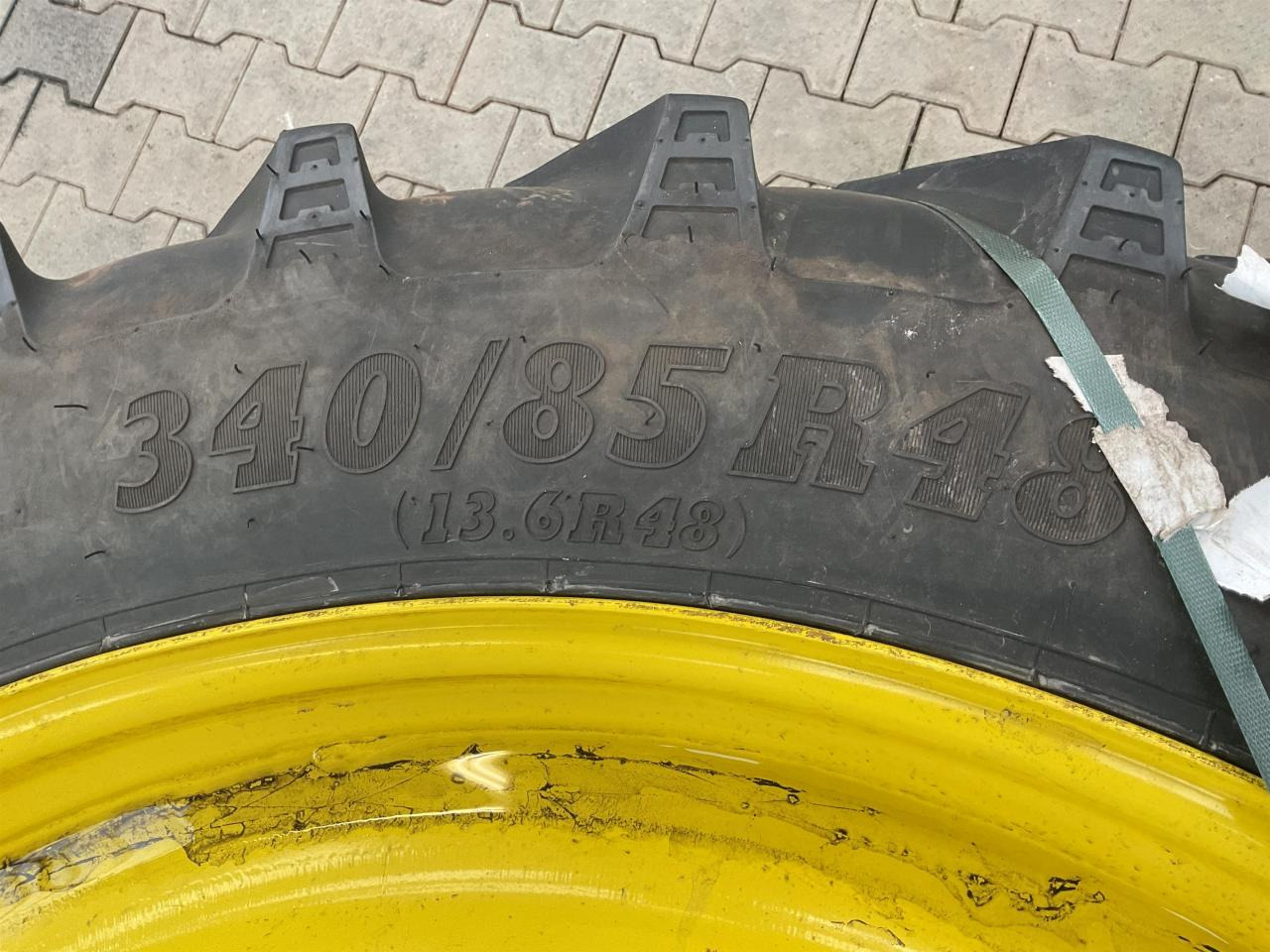 BKT 340/85R48 - צמיג עבור מכונה חקלאית: תמונה 2 BKT 340/85R48 - צמיג עבור מכונה חקלאית: תמונה 2
