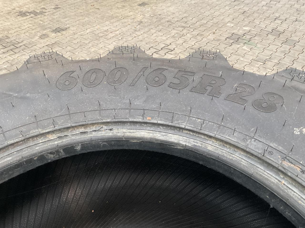 BKT 600/65R28 - צמיג עבור מכונה חקלאית: תמונה 2 BKT 600/65R28 - צמיג עבור מכונה חקלאית: תמונה 2