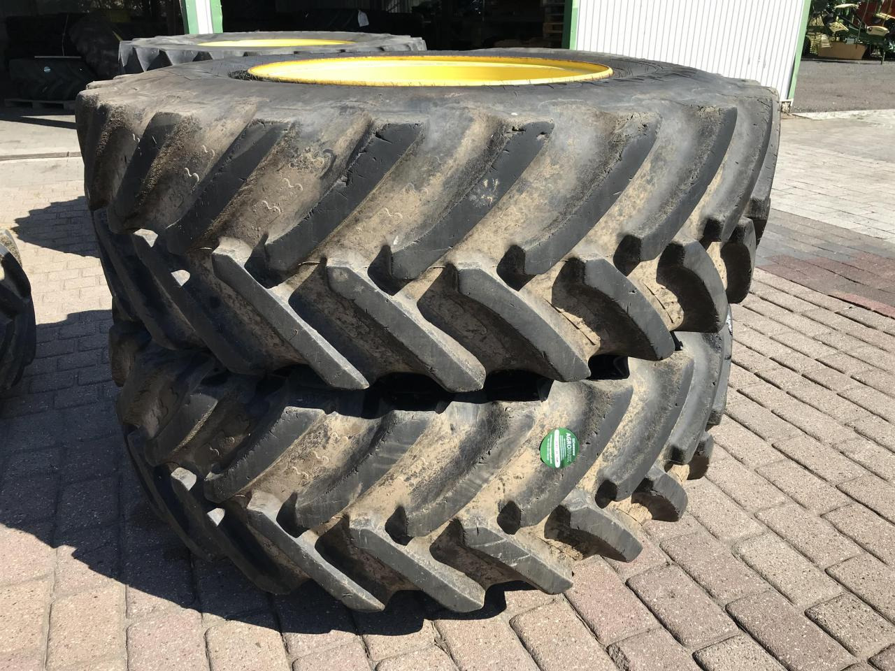 BKT 650/85R42 - צמיג עבור מכונה חקלאית: תמונה 1 BKT 650/85R42 - צמיג עבור מכונה חקלאית: תמונה 1